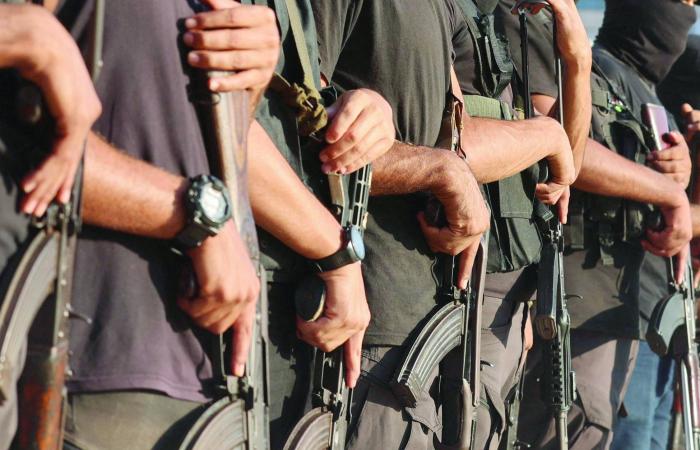 العصابات
      المسلحة
      في
      غزة
      تغير
      تكتيكاتها
      وترهق
      «حماس»
      أمنياً
      بعد
      تنظيم
      هجماتها