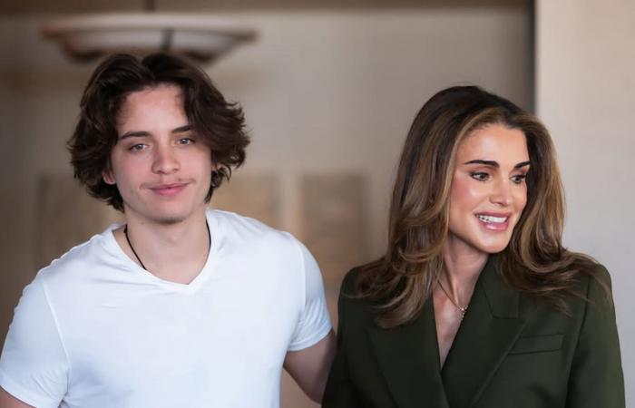 مع اقتراب عيد ميلاده الـ21.. الملكة رانيا في صورة مع ابنها الأمير هاشم بن عبدالله في واشنطن