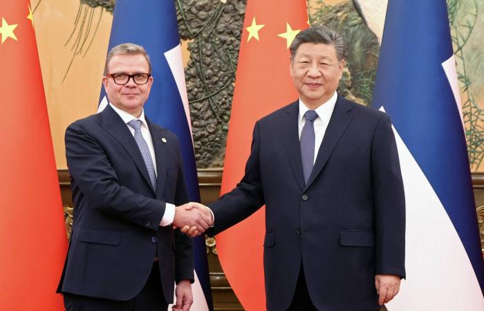 طريق
      الحرير
      القطبي:
      الصين
      تتمدد
      عبر
      النظام
      متعدد
      الأقطاب