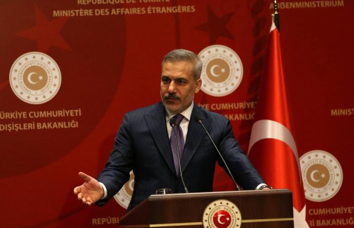 محكمة
      هولندية
      تقضي
      بسجن
      إريتري
      20
      عاماً
      بتهمة
      الاتجار
      بالبشر