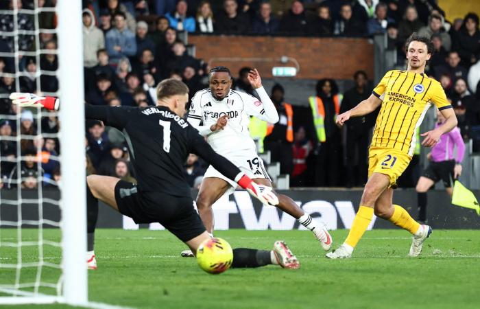 دراسة
      لـ«الفيفا»:
      صفقة
      انتقال
      دوران
      للنصر
      ضمن
      «الأغلى»
      عالمياً