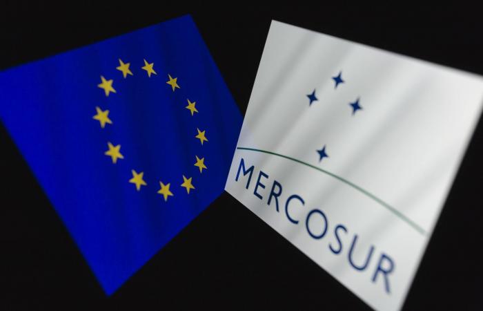 عوائد
      سندات
      اليورو
      تنخفض
      مع
      تحذير
      «المركزي
      الأوروبي»
      من
      قوة
      اليورو