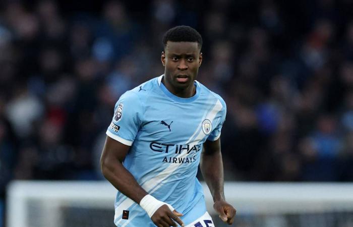 تشيلسي
      يعلن
      نهاية
      علاقته
      بـ«رحيم
      سترلينغ»