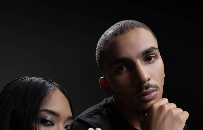 ساعات
      وسماعات
      ذكية
      من
      «إتش
      إم
      دي»
      تنطلق
      عالمياً
      من
      السعودية