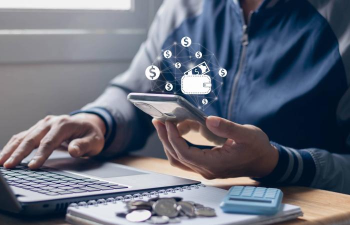 الذكاء
      الاصطناعي
      في
      العمل
      المصرفي…
      هل
      يتحول
      من
      أداة
      مساعدة
      إلى
      بنية
      أساسية؟