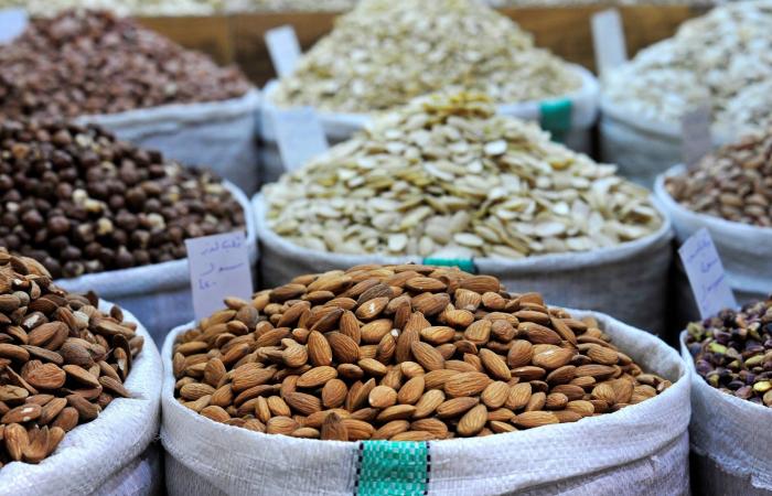 10
      أنواع
      من
      الطعام
      تمد
      جسمك
      بالكالسيوم
      بدلاً
      من
      المكملات
      الغذائية