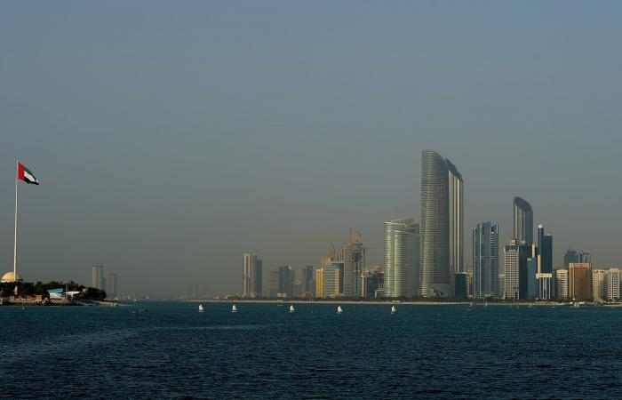 مصدر يكشف مناقشة نقطة وقف الهجمات بين روسيا وأوكرانيا بمحادثات أبوظبي الثلاثية