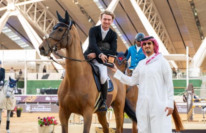 منافسات قوية في انطلاق الجولة الختامية لجائزة سمو الأمير الوالد للفروسية
