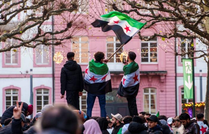 مسؤولون
      ألمان
      يأملون
      بزيارة
      الشرع
      قريباً
      لمناقشة
      «قسد»
      وعودة
      اللاجئين