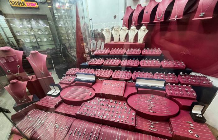 السودان
      يسجل
      أكبر
      نزوح
      في
      العالم