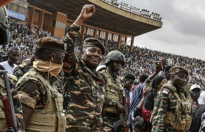 النيجر:
      إطلاق
      نار
      في
      مطار
      يخزن
      فيه
      يورانيوم
      بقيمة
      300
      مليون
      يورو