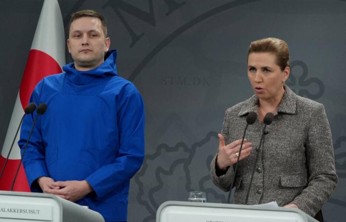 «أميركا
      ليست
      خياراً
      آمناً»...
      فوضى
      مينيابوليس
      تقرب
      سكان
      غرينلاند
      من
      الدنمارك