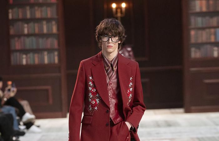 المصمّمون يكسرون القوالب التقليدية في أسبوع الموضة الرجالي في باريس