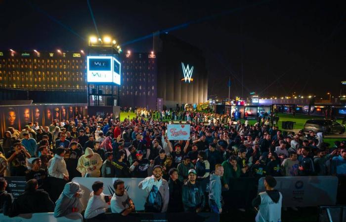 موسم
      الرياض:
      ظهور
      عالمي
      أول
      للمصارع
      السعودي
      «فهد
      طويق»