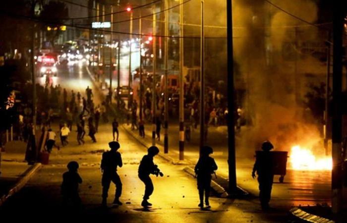 قوات الاحتلال الاسرائيلي تعتقل فلسطينيين اثنين جنوبي الخليل بالضفة الغربية