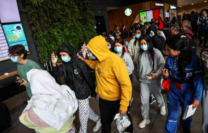 استئناف
      ترحيل
      المهاجرين
      الكولومبيين
      من
      الولايات
      المتحدة