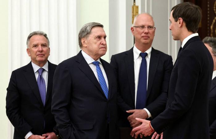 بوتين
      يوقف
      مؤقتاً
      الهجمات
      على
      أوكرانيا