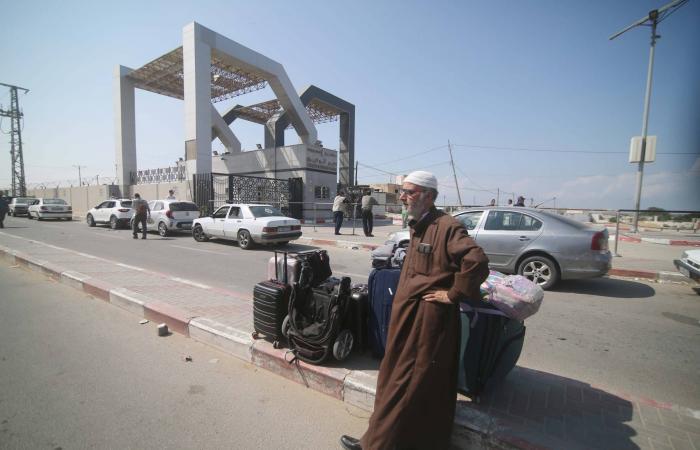 إسرائيل
      تضع
      شروطاً
      لضبط
      معبر
      رفح...
      والمهربون
      الكبار
      يأتون
      عبر
      حدودها