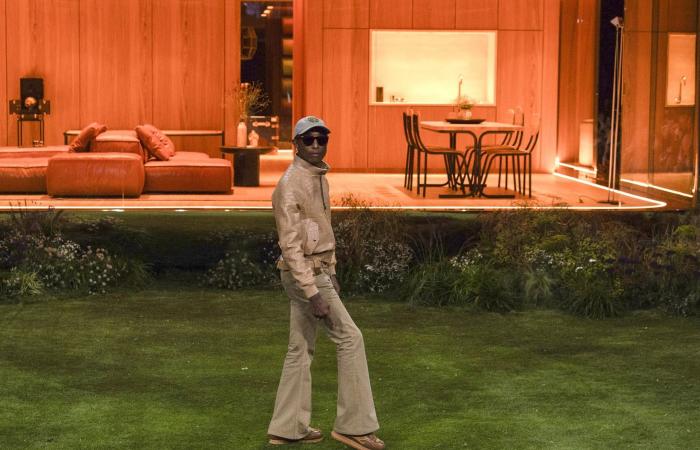 المصمّمون يكسرون القوالب التقليدية في أسبوع الموضة الرجالي في باريس