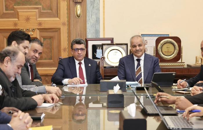 بعد
      «المالية»
      و«الطاقة»...
      المنفي
      يُطلق
      لجنة
      جديدة
      لضبط
      الإنفاق
      في
      ليبيا