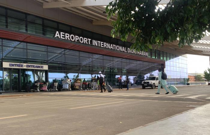 بوتين
      يستجيب
      لطلب
      ترمب
      بعدم
      شن
      هجمات
      على
      أوكرانيا
      حتى
      مطلع
      فبراير