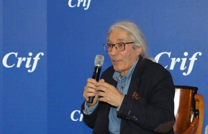 رويال
      تقود
      وساطة
      للإفراج
      عن
      صحافي
      فرنسي
      معتقل
      في
      الجزائر