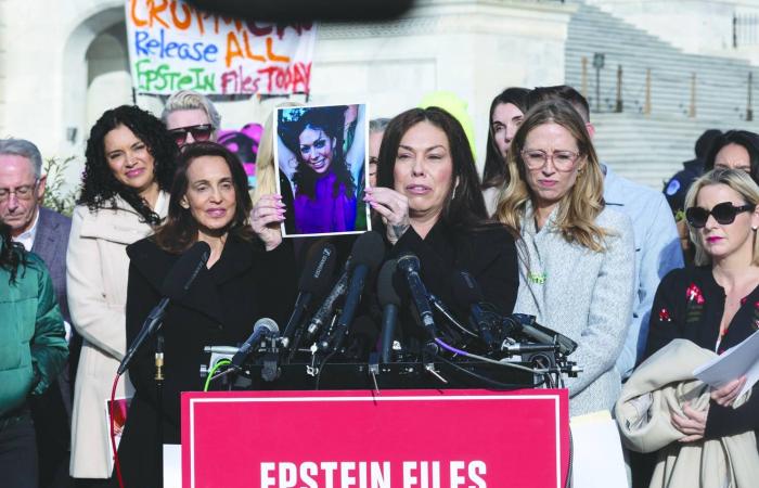 «ملفات
      إبستين»
      الجديدة:
      تسريبٌ
      رسميٌّ
      ضخم
      يفضح
      شبكة
      علاقات
      ويخلط
      السياسة
      ويُربك
      العدالة