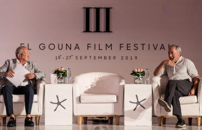 "النجاح من غير تعب غير ممكن".. نجيب ساويرس يرد على تصريح منسوب لشقيقه سميح عن علاقة العمل بالغنى