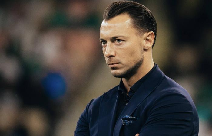 تلميذ
      رانغنيك
      في
      الدوري
      السعودي:
      كيف
      صنع
      يايسله
      هوية
      الأهلي
      في
      آسيا؟