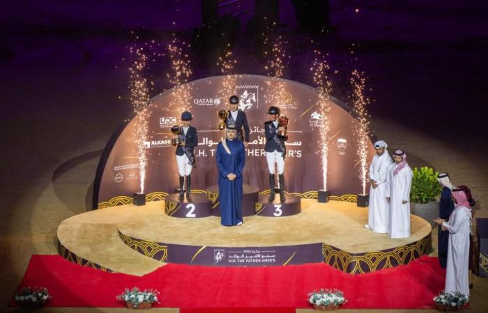 تتويج الفائزين في ختام جائزة سمو الأمير الوالد للفروسية