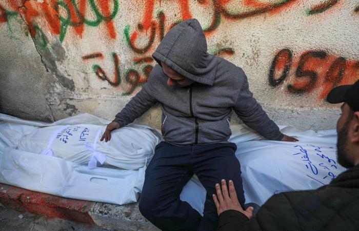 كأن
      الحرب
      عادت...
      إسرائيل
      تقتل
      العشرات
      في
      غزة