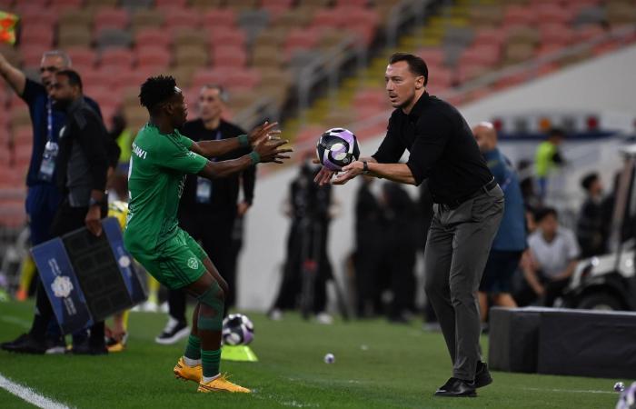 تلميذ
      رانغنيك
      في
      الدوري
      السعودي:
      كيف
      صنع
      يايسله
      هوية
      الأهلي
      في
      آسيا؟