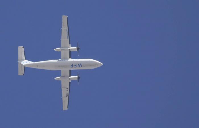 الحكومة
      اليمنية
      تدين
      نهب
      الحوثيين
      للمكاتب
      الأممية
      بصنعاء