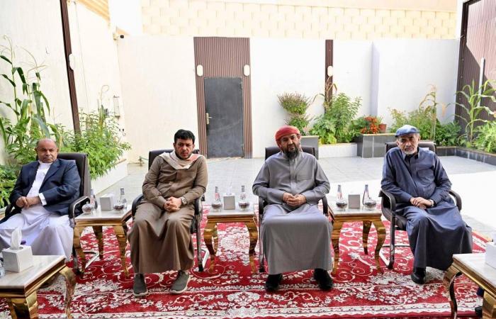 مصدر
      سعودي
      لـ«الشرق
      الأوسط»:
      لا
      تغيير
      في
      موقف
      المملكة
      تجاه
      التصعيد
      بالمنطقة