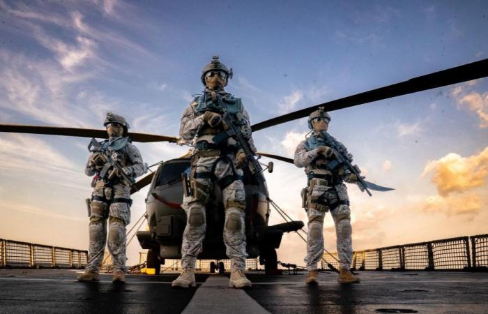 القوات
      البحرية
      السعودية
      تختتم
      مشاركتها
      بتمرين
      «رياح
      السلام»
      في
      عُمان