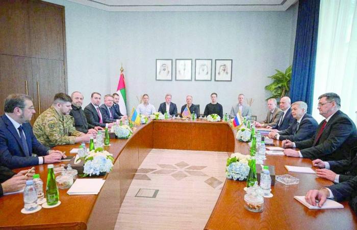 ستارمر
      يطالب
      الأمير
      السابق
      أندرو
      بالإدلاء
      بشهادته
      أمام
      الكونغرس
      بشأن
      علاقاته
      بإبستين