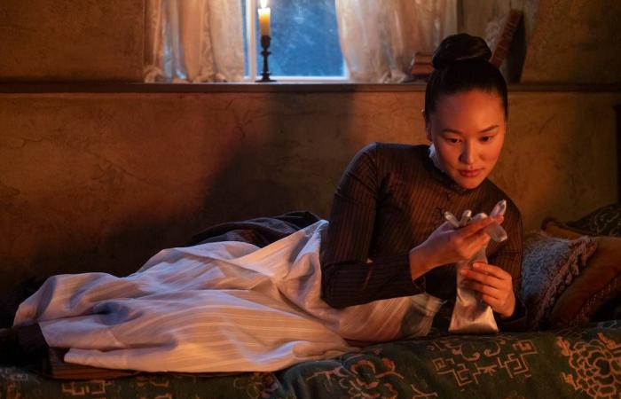 «بريدجرتون»
      الرابع
      يتحول
      إلى
      «سندريلا»
      بقفّاز
      فضّي