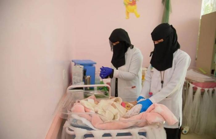 القطاع
      الصحي
      الخاضع
      للحوثيين
      مهدد
      بالانهيار
      الشامل