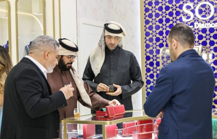 «سوليتير وماس» يحتفي بالأناقة العصرية في أمسية إبداعية بمول الدوحة