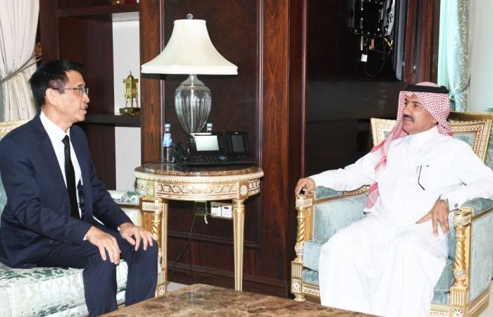 الأمين العام لوزارة الخارجية يودع سفير تايلاند