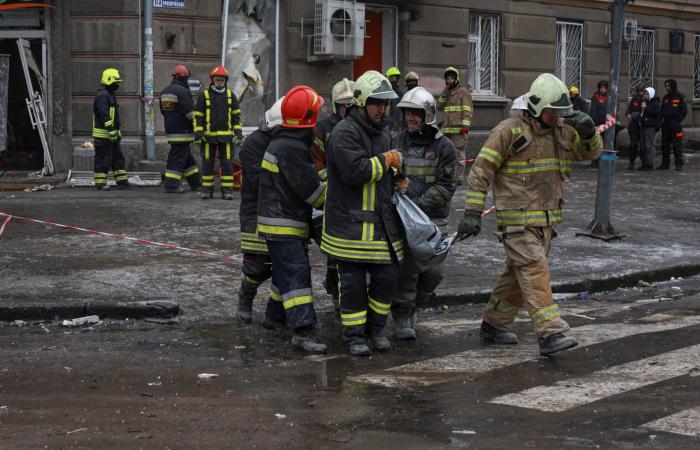 زيلينسكي:
      جولة
      محادثات
      ثلاثية
      مع
      واشنطن
      وموسكو
      هذا
      الأسبوع