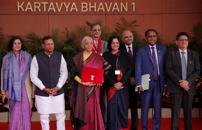 موازنة
      الهند
      2026
      تراهن
      على
      «ثورة»
      التصنيع
      في
      مواجهة
      التقلبات
      العالمية