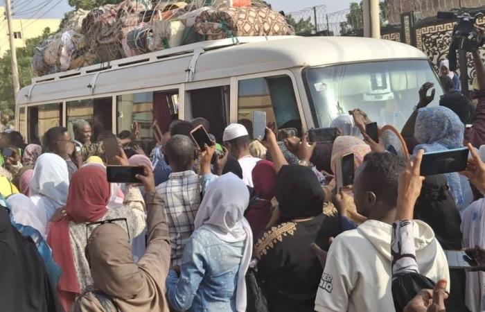 الجيش
      الجزائري
      يعلن
      مقتل
      «4
      إرهابيين»
      جنوب
      غربي
      العاصمة