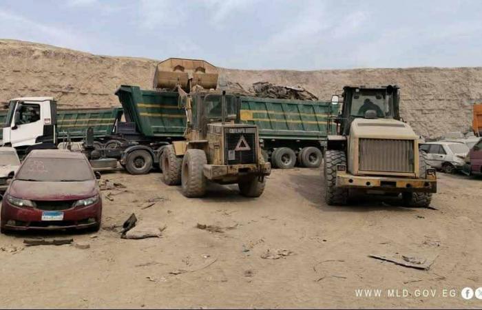 مصر
      لإخلاء
      «مقابر
      السيارات»
      من
      أجل
      مشروعات
      استثمارية
