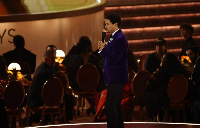 توم
      كروز
      يغادر
      شقته
      الفاخرة
      في
      لندن
      بعد
      «سرقات
      رولكس»