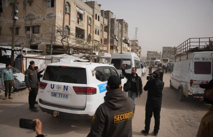 مصر
      تبدأ
      استقبال
      مصابين
      فلسطينيين
      من
      قطاع
      غزة
      عبر
      معبر
      رفح