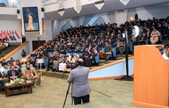 «التحالف
      الإسلامي»
      يدشّن
      في
      باكستان
      مبادرة
      «إدماج»
      لإعادة
      تأهيل
      ذوي
      الفكر
      المتطرف