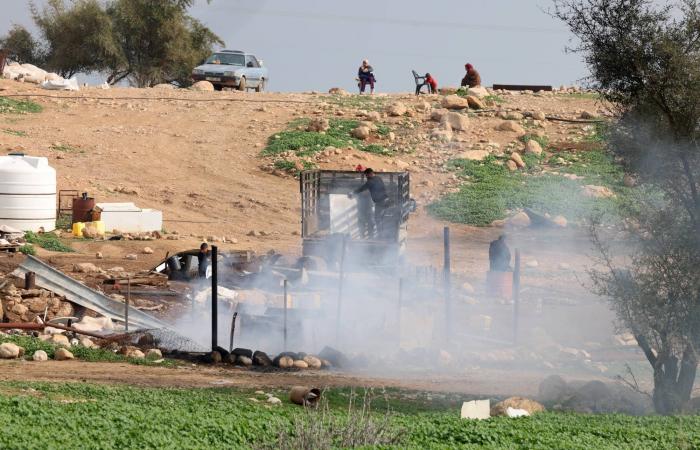 الاتفاق
      بين
      دمشق
      و«قسد»
      قيد
      التطبيق...
      بدءاً
      من
      الحسكة