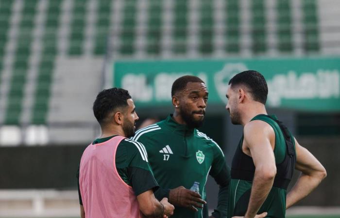 مبيمبا
      يرفض
      عرض
      الاتحاد
      ويفضِّل
      البقاء
      في
      أوروبا