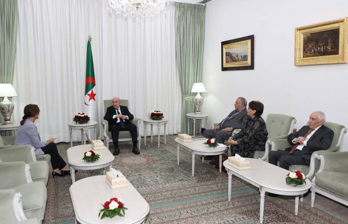 زيارة
      سيغولين
      روايال...
      هل
      تمهد
      لتقارب
      فرنسي
      -
      جزائري؟